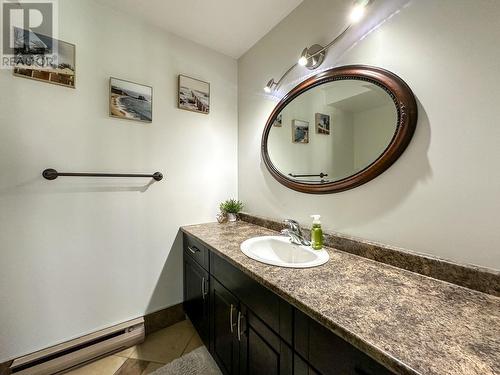 10015 87Th Street, Osoyoos, BC - Indoor Photo Showing Bathroom