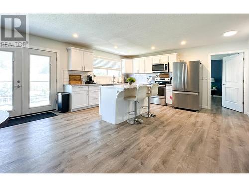 10015 87Th Street, Osoyoos, BC - Indoor Photo Showing Kitchen