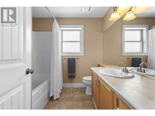 2967 Mcculloch Road, Kelowna, BC - Indoor Photo Showing Bathroom