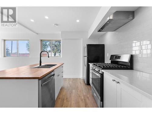 2967 Mcculloch Road, Kelowna, BC - Indoor Photo Showing Kitchen With Double Sink