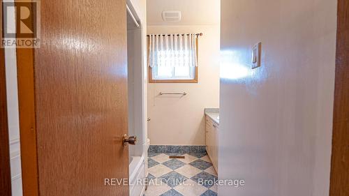 39 Hackmore Avenue, Toronto (Elms-Old Rexdale), ON - Indoor Photo Showing Other Room