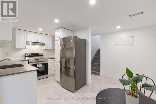 3 - 7 Purdy Crescent, Hamilton (Greeningdon), ON - Indoor Photo Showing Kitchen With Stainless Steel Kitchen With Upgraded Kitchen