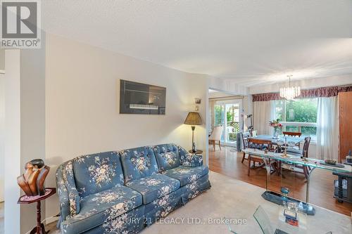 89 Cutters Crescent, Brampton, ON - Indoor Photo Showing Living Room