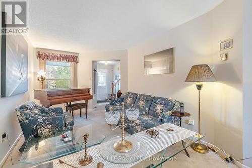 89 Cutters Crescent, Brampton (Fletcher'S West), ON - Indoor Photo Showing Living Room