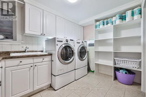 628 Sir Richard'S Road, Mississauga (Erindale), ON - Indoor Photo Showing Laundry Room