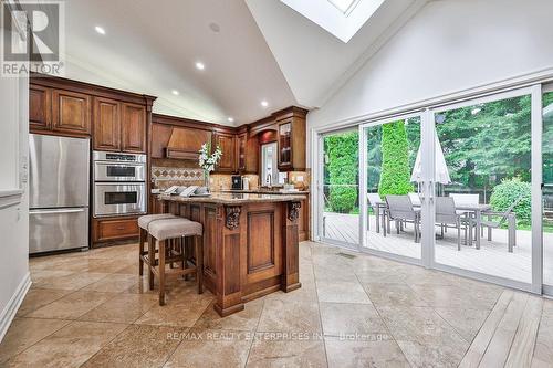 628 Sir Richard'S Road, Mississauga, ON - Indoor Photo Showing Kitchen