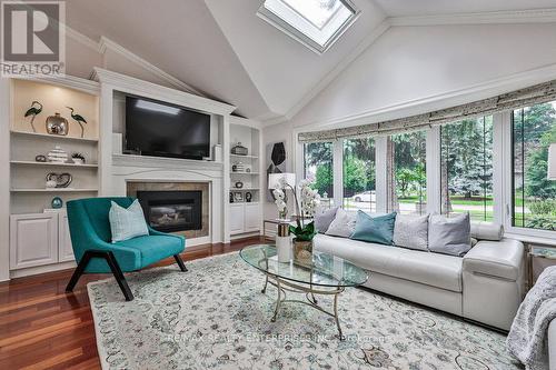 628 Sir Richard'S Road, Mississauga (Erindale), ON - Indoor Photo Showing Living Room With Fireplace