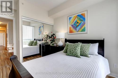 2604 - 75 Eglinton Avenue W, Mississauga (Hurontario), ON - Indoor Photo Showing Bedroom