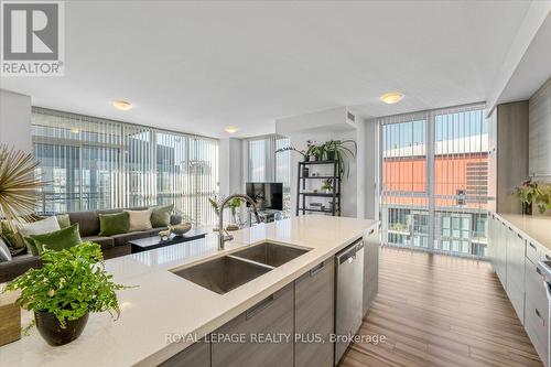 2604 - 75 Eglinton Avenue W, Mississauga, ON - Indoor Photo Showing Kitchen With Double Sink