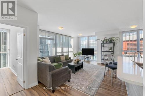 2604 - 75 Eglinton Avenue W, Mississauga, ON - Indoor Photo Showing Other Room