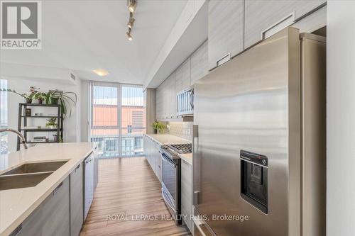 2604 - 75 Eglinton Avenue W, Mississauga, ON - Indoor Photo Showing Kitchen With Double Sink With Upgraded Kitchen