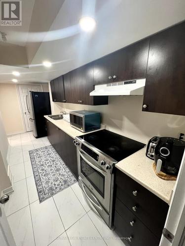 245 Checkerberry Crescent, Brampton, ON - Indoor Photo Showing Kitchen