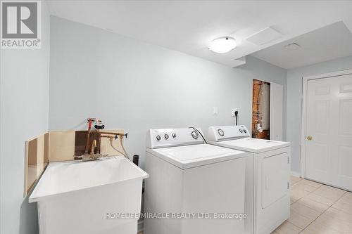 455 Comiskey Crescent, Mississauga (Meadowvale Village), ON - Indoor Photo Showing Laundry Room