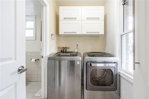 28 East 27Th Street, Hamilton, ON - Indoor Photo Showing Laundry Room