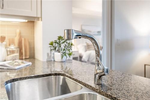 11 Bronte Road|Unit #516, Oakville, ON - Indoor Photo Showing Kitchen With Double Sink