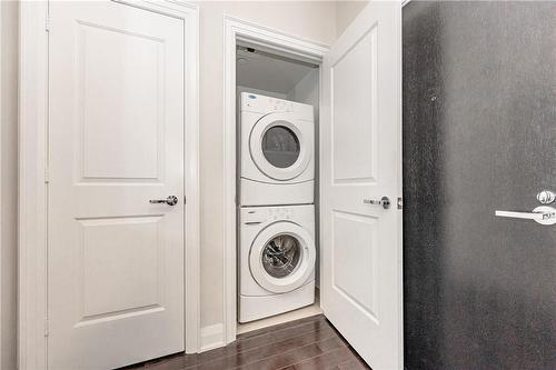 11 Bronte Road|Unit #516, Oakville, ON - Indoor Photo Showing Laundry Room