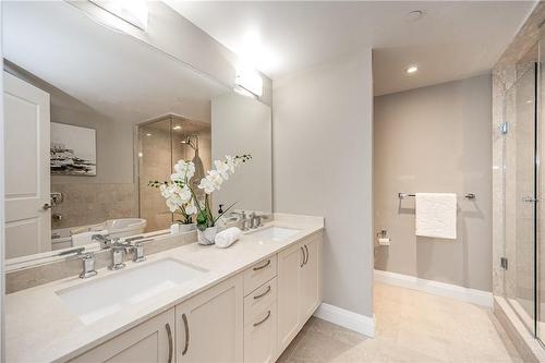 11 Bronte Road|Unit #516, Oakville, ON - Indoor Photo Showing Bathroom