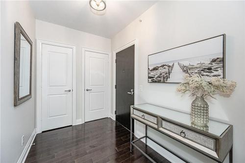 11 Bronte Road|Unit #516, Oakville, ON - Indoor Photo Showing Other Room