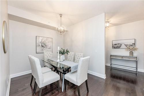 11 Bronte Road|Unit #516, Oakville, ON - Indoor Photo Showing Dining Room