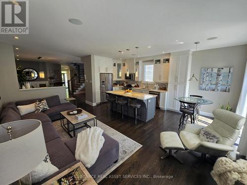 260 Mojave Crescent, Ottawa, ON - Indoor Photo Showing Living Room