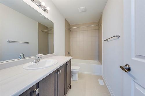 3916 Leonardo Street, Burlington, ON - Indoor Photo Showing Bathroom