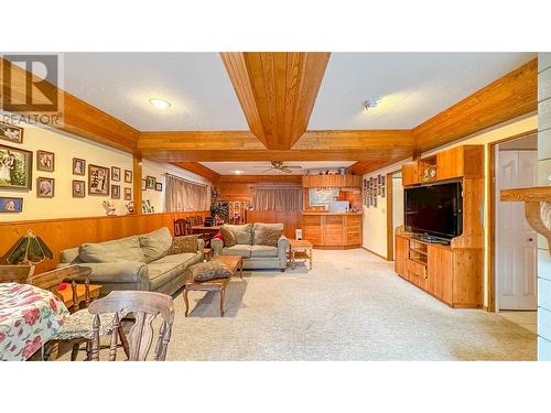 1225 Mountain Avenue, Kelowna, BC - Indoor Photo Showing Living Room