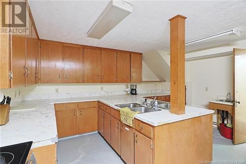 6682 Route 102, Prince William, NB - Indoor Photo Showing Kitchen With Double Sink