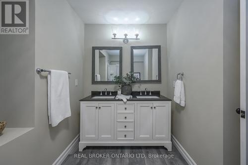 577 Middlewoods Drive, London, ON - Indoor Photo Showing Bathroom