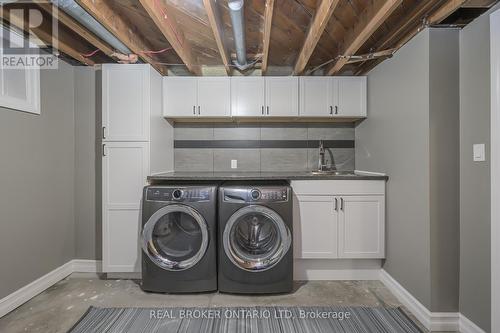 577 Middlewoods Drive, London, ON - Indoor Photo Showing Laundry Room