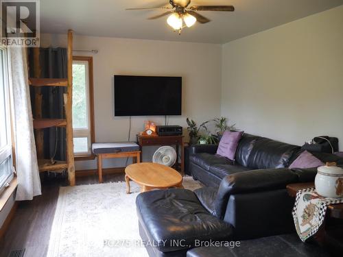 396 King Street W, Ingersoll, ON - Indoor Photo Showing Living Room