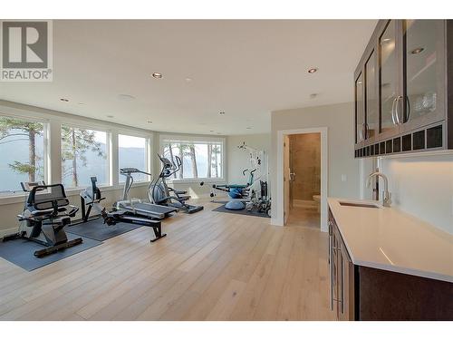 3316 Black Pine Lane, Kelowna, BC - Indoor Photo Showing Gym Room