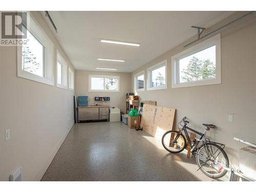 3316 Black Pine Lane, Kelowna, BC - Indoor Photo Showing Other Room