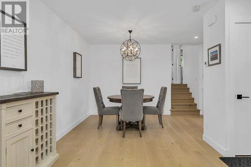 475 Eldorado Road, Kelowna, BC - Indoor Photo Showing Dining Room