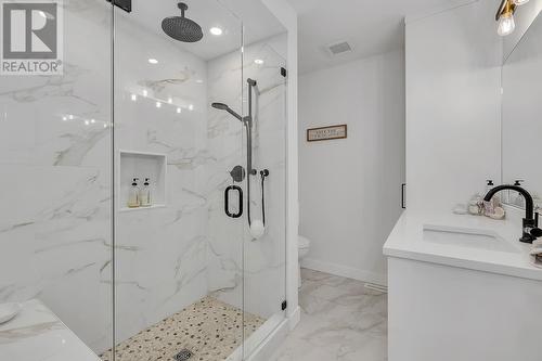 475 Eldorado Road, Kelowna, BC - Indoor Photo Showing Bathroom