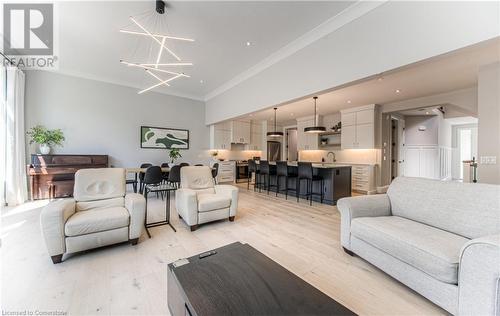 43 Cardinal Crescent S, Waterloo, ON - Indoor Photo Showing Living Room