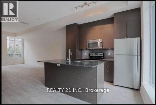 10 - 88 Sheppard Avenue E, Toronto, ON - Indoor Photo Showing Kitchen With Double Sink