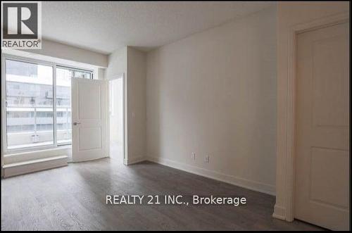 10 - 88 Sheppard Avenue E, Toronto, ON - Indoor Photo Showing Other Room