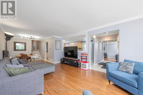 782 Embassy Avenue, Mississauga (Clarkson), ON - Indoor Photo Showing Living Room