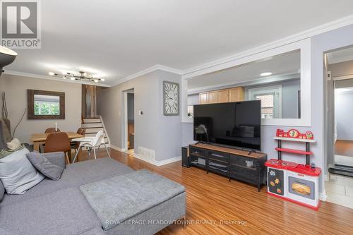 782 Embassy Avenue, Mississauga (Clarkson), ON - Indoor Photo Showing Living Room