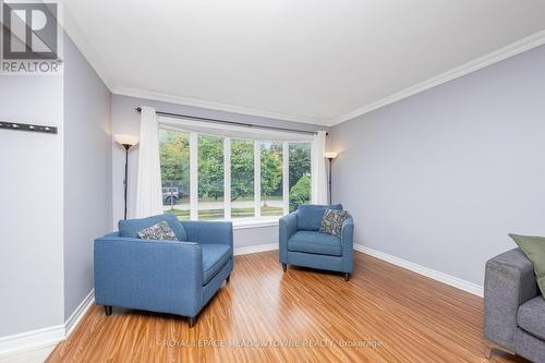 782 Embassy Avenue, Mississauga (Clarkson), ON - Indoor Photo Showing Living Room