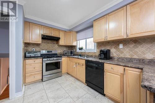 782 Embassy Avenue, Mississauga (Clarkson), ON - Indoor Photo Showing Kitchen With Double Sink