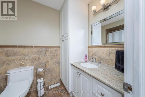 782 Embassy Avenue, Mississauga (Clarkson), ON - Indoor Photo Showing Bathroom