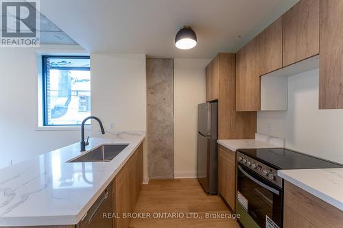 402 - 11 Robert Street, Hamilton, ON - Indoor Photo Showing Kitchen With Stainless Steel Kitchen