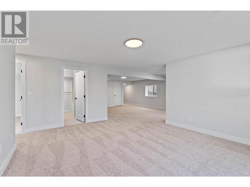 1840 10 Street Sw Unit# 9, Salmon Arm, BC - Indoor Photo Showing Other Room