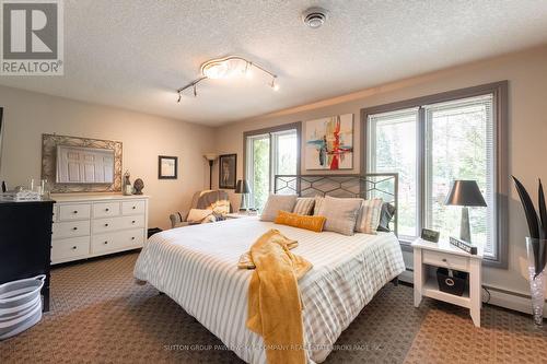 877 Riverside Drive, London, ON - Indoor Photo Showing Bedroom