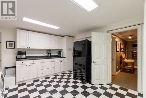 877 Riverside Drive, London, ON - Indoor Photo Showing Kitchen