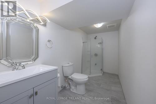 2452 Red Thorne Avenue, London, ON - Indoor Photo Showing Bathroom