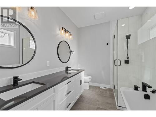 1840 10 Street Sw Unit# 16, Salmon Arm, BC - Indoor Photo Showing Bathroom