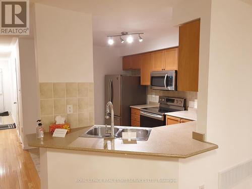 152 - 5255 Palmetto Place, Mississauga, ON - Indoor Photo Showing Kitchen With Double Sink