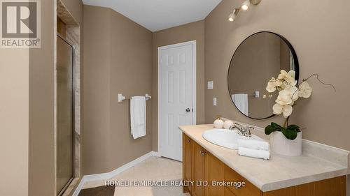 1151 Charlton Way, Milton (Dempsey), ON - Indoor Photo Showing Bathroom